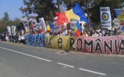 Tüntetők zavarták meg a román és a moldovai kormány együttes ülését