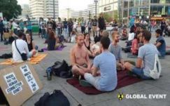 Aradi kísérlet: egyperces szemkontaktus idegenekkel