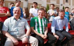 Fradi-mezre cserélte a reverendát a szatmári katolikus püspök