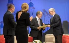 Pro Cultura Hungarica díjat kapott a fütyörésző Hacki Tamás