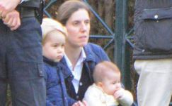 Friss paparazzi képek Charlotte hercegnőről és György hercegről 