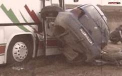 Autóbusz ütközött személygépkocsival Brassó megyében, ketten meghaltak