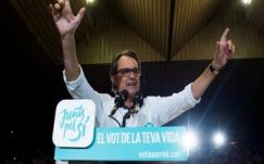 Engedetlenség miatt bíróság elé állítják a katalán elnököt