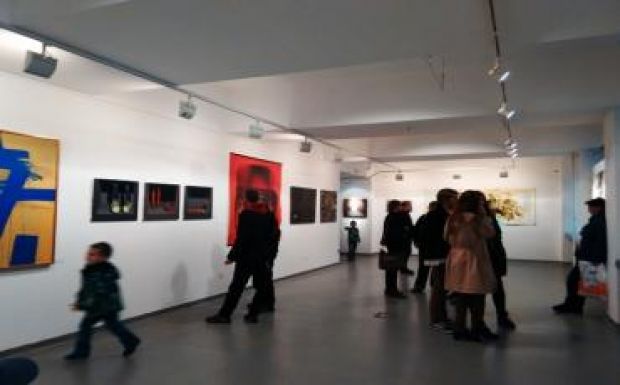 Caffart-tárlatot nyitottak Csíkszeredában