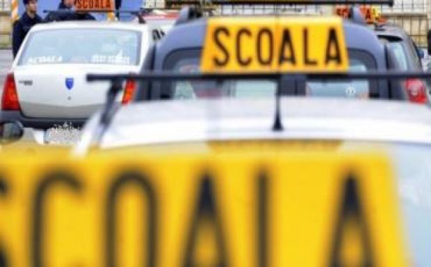 Hétfőtől könnyebb megszerezni a gépkocsivezetői jogosítványt