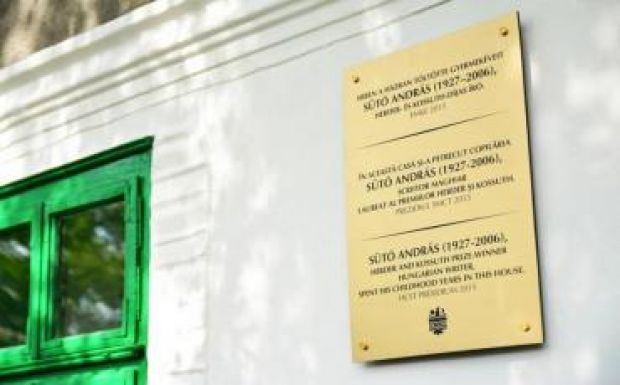 Felavatták a felújított Sütő András emlékházat Pusztakamaráson 