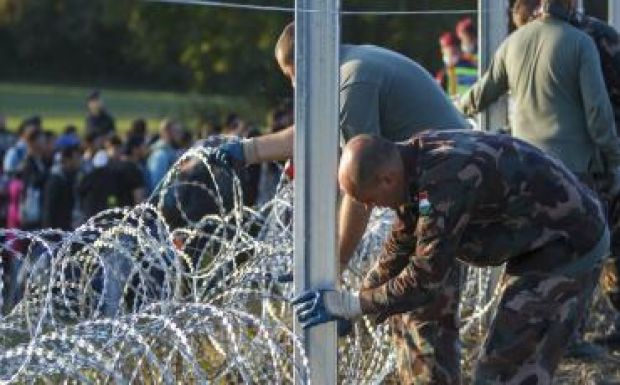 Év eleje óta több mint 312 ezer illegális bevándorló lépte át a magyar határt