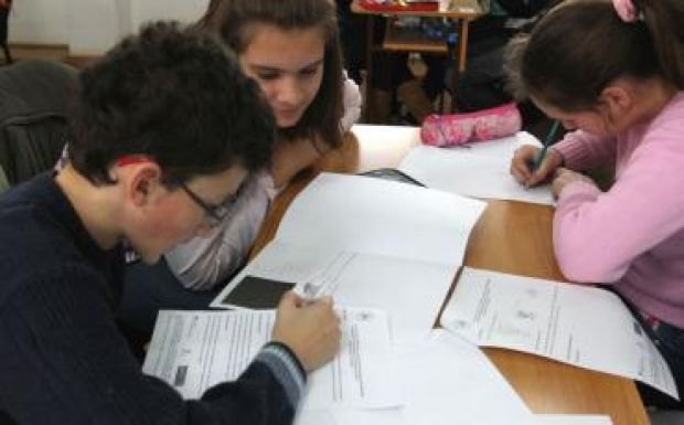 Veszélyben a magyar nyelvű tantárgyversenyek?