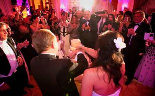 Egy napra Budapestre költözött több román híresség