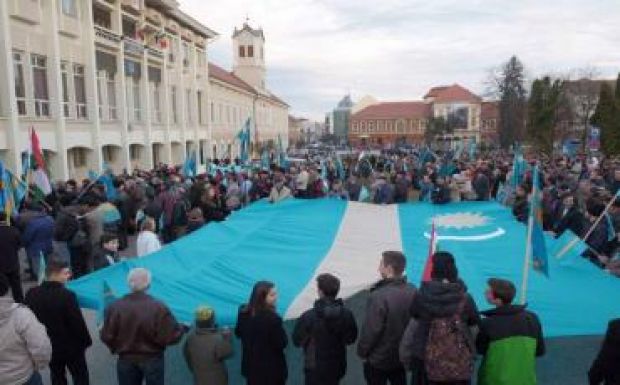 SRI: az alkotmányosságot fenyegetik az autonómiatörekvések