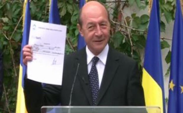 Traian Băsescu beiratkozott a Népi Mozgalom Pártba