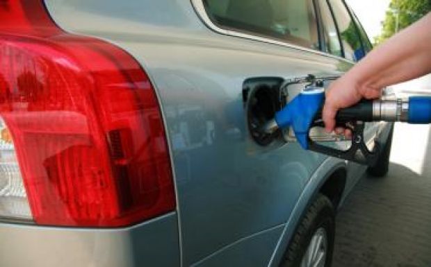 Átverte az autósokat az egyik csíkszeredai benzinkút