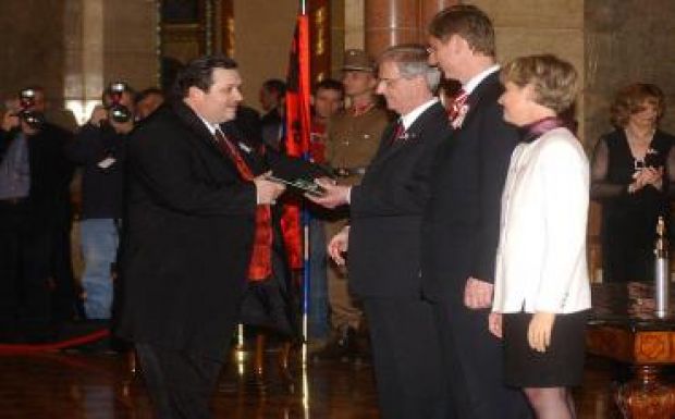 Lagzi Lajcsi elveszítheti állami kitüntetéseit is