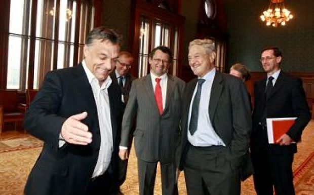Felmérés: a magyarok túlnyomó többsége Orbánnak ad igazat, nem Sorosnak