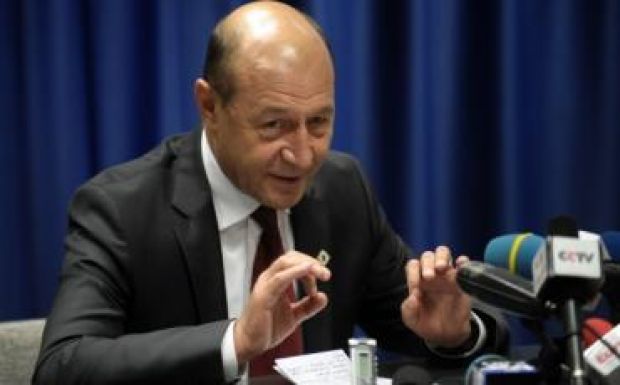Băsescu: Romániának egyáltalán nem kellene menekültet befogadnia