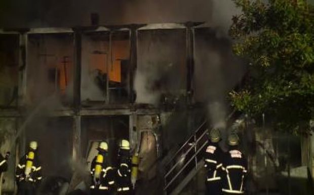 Menedékkérők és hajléktalanok szállása égett le Németországban