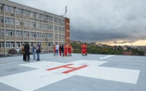 Helikopterleszállót építettek ki a nagyváradi kórház tetejére