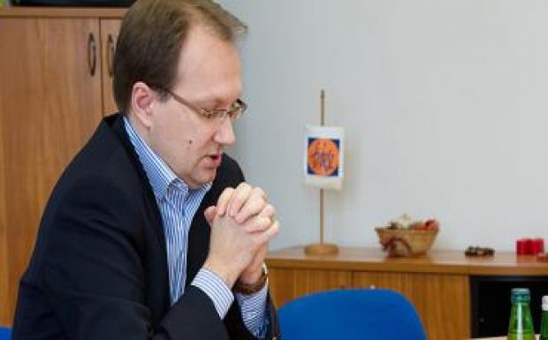 Bocsánatot kért a Fidesz a Helsinki Bizottságtól Hoppál „sorosozása” miatt