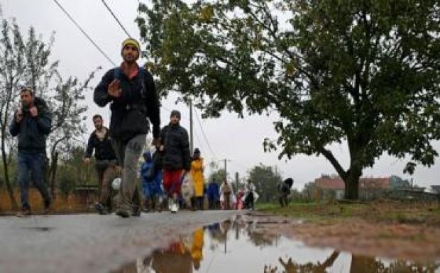 Horvátország beengedett néhány ezer migránst Szerbiából