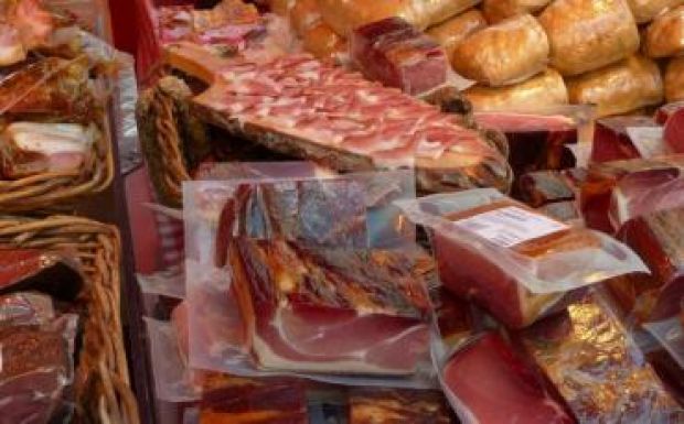 Tiltakozik a húsipar a WHO jelentése ellen