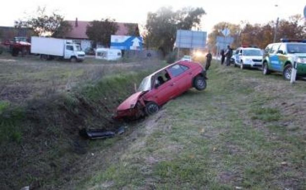 Árokba csúszott Magyarországon a romániai autótolvaj a lopott járművel