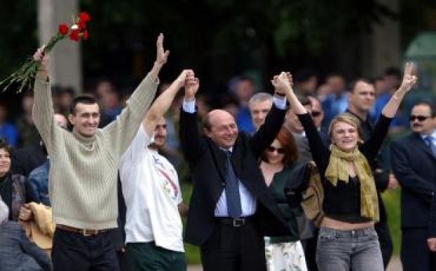 Egy túszejtési ügyben indul vizsgálat Traian Băsescu volt államfő ellen