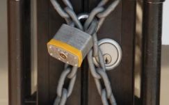 Csődbemenésben menő országnak számít Románia