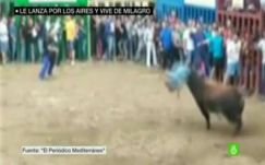 Háromszor öklelte fel a bika, de épségben megúszta