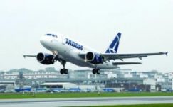 Halasztja váradi járatainak újraindítását a Tarom