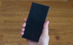 Érkezik a legújabb semmit nem tudó butatelefon 