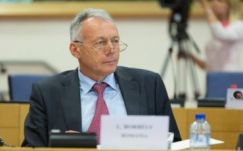 Borbély Brüsszelben: hosszú távú megoldást kell keresni a menekültkérdésre