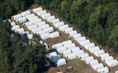 Németországban legalább 42 ezer menedékkérő él sátrakban