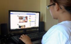 Reklámmal támasztanák fel az asztali számítógépek piacát