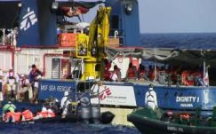 Több mint 600 migránst kellett kimenteni a Földközi-tengerből