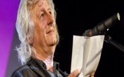 Krebsz János: Ment-e a világ elébb?