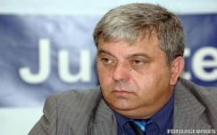 A közoktatási államtitkár a lányoknak: „Cicit előre, popsit hátra, ájuldozzanak a fiúk!”