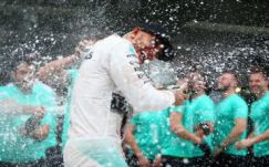 Forma-1: amerikai győzelmével Hamilton megvédte világbajnoki címét