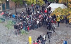 A bajorok Merkelre és Ausztriára is kivannak a menekültek miatt