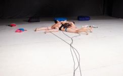 Parental Ctrl: bemutató előadás a kolozsvári Ecsetgyárban 