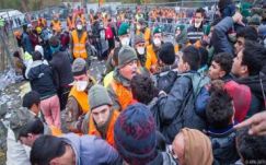 Áttörték a fémkordont az osztrák-szlovén határon