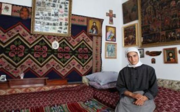 Mivé lettek Ceaușescu árvái? Egy londoni fotós 20 év után keresett fel többet közülük