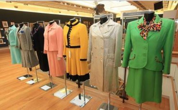 Elárverezik Margaret Thatcher személyes tárgyait