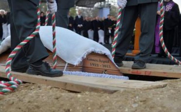 Végső búcsút vettek Göncz Árpád volt köztársasági elnöktől