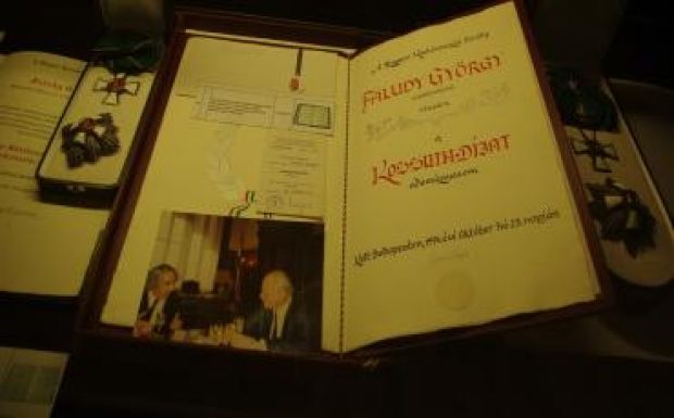Faludy György Kossuth-díjára senki nem licitált