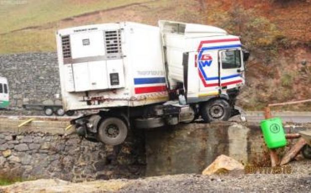 Akciófilmbe illő baleset történt Kolozsvár bejáratánál