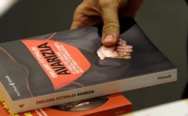 Vatikáni vizsgálat a bizalmas dokumentumokat közlő olasz újságírók ellen