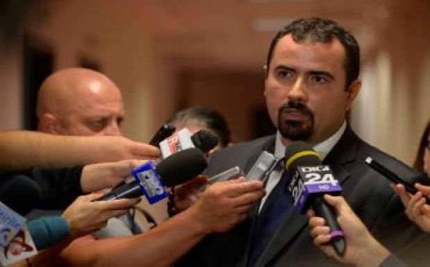 Élő adásban cifrát káromkodott az ideiglenes főpolgármester