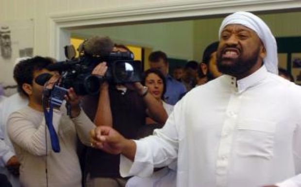 Az egyik legismertebb brit dzsihadistát vették őrizetbe a Romániába tartó vonaton