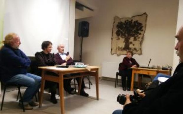 Csíki újságírók a kötetbe rögzített emlékezetért