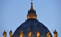 Feltörték a Vatikán revizorjának számítógépét